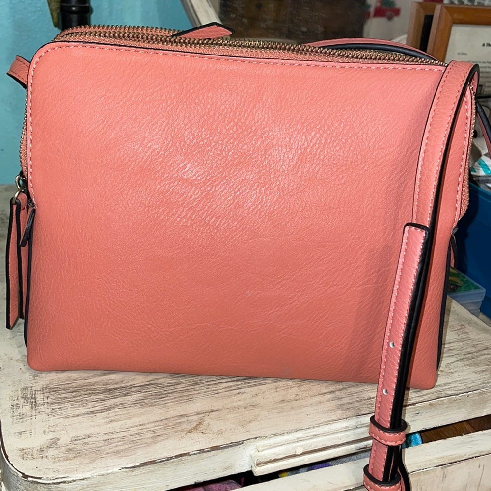 Shoulder strap multi pockets purse. NWOT